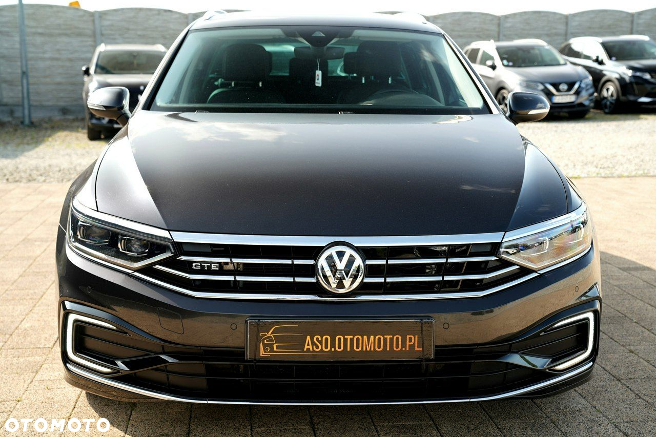 Volkswagen Passat - 2