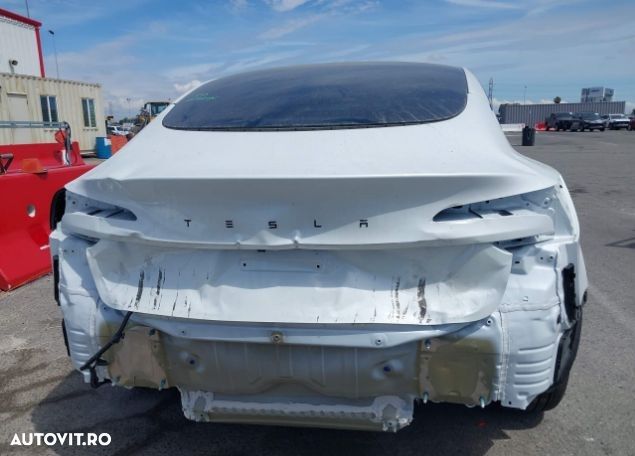 Tesla Model 3 Standard - 13