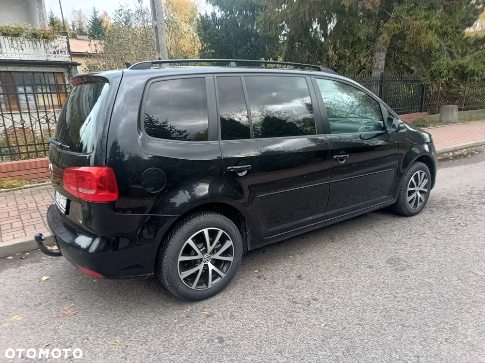 Volkswagen Touran - 4