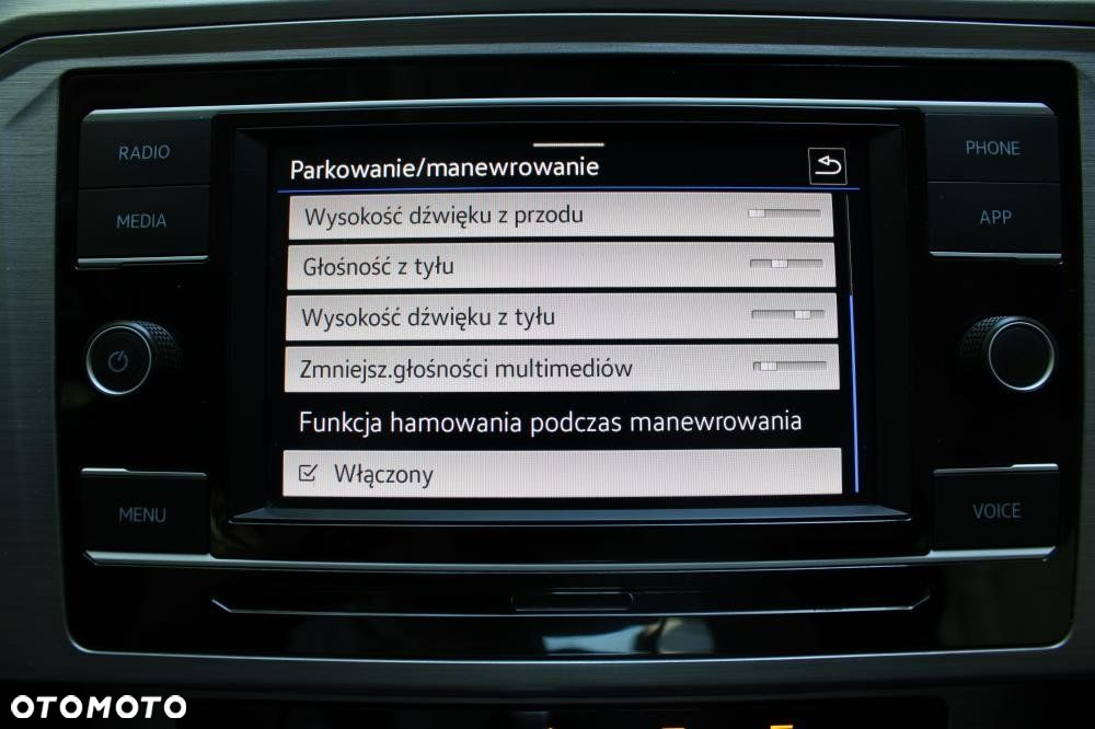 Volkswagen Passat - 21