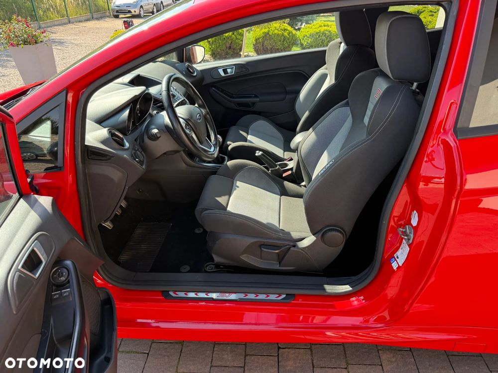 Ford Fiesta 1.6 EcoBoost ST - 8