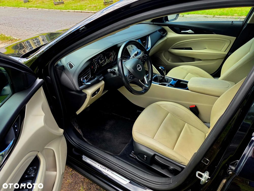 Opel Insignia 1.5 T Elite S&S - 10