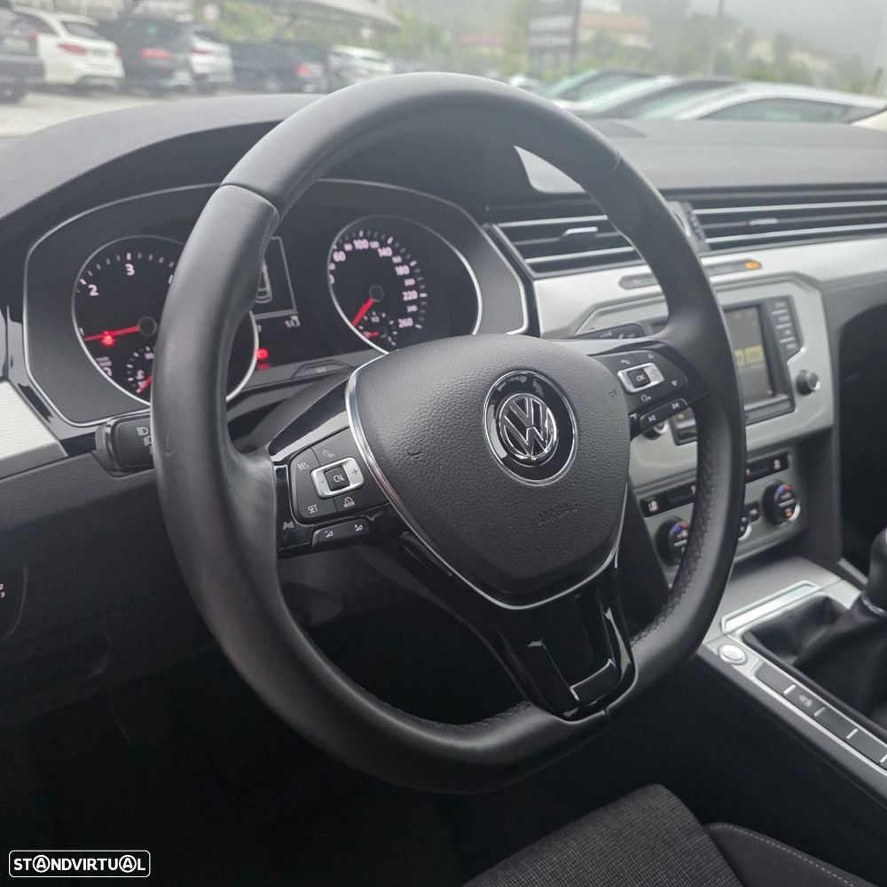 VW Passat 2.0 TDI Confortline - 20