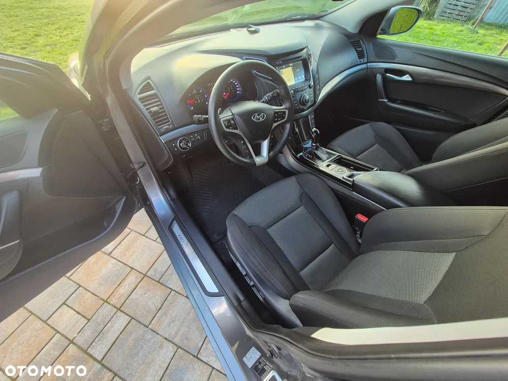 Hyundai i40 Kombi 1.7 CRDi DCT Premium - 16