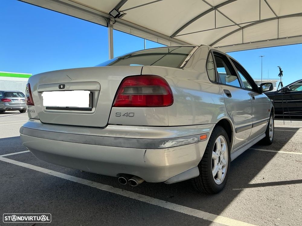 Volvo S40 2.0 - 8