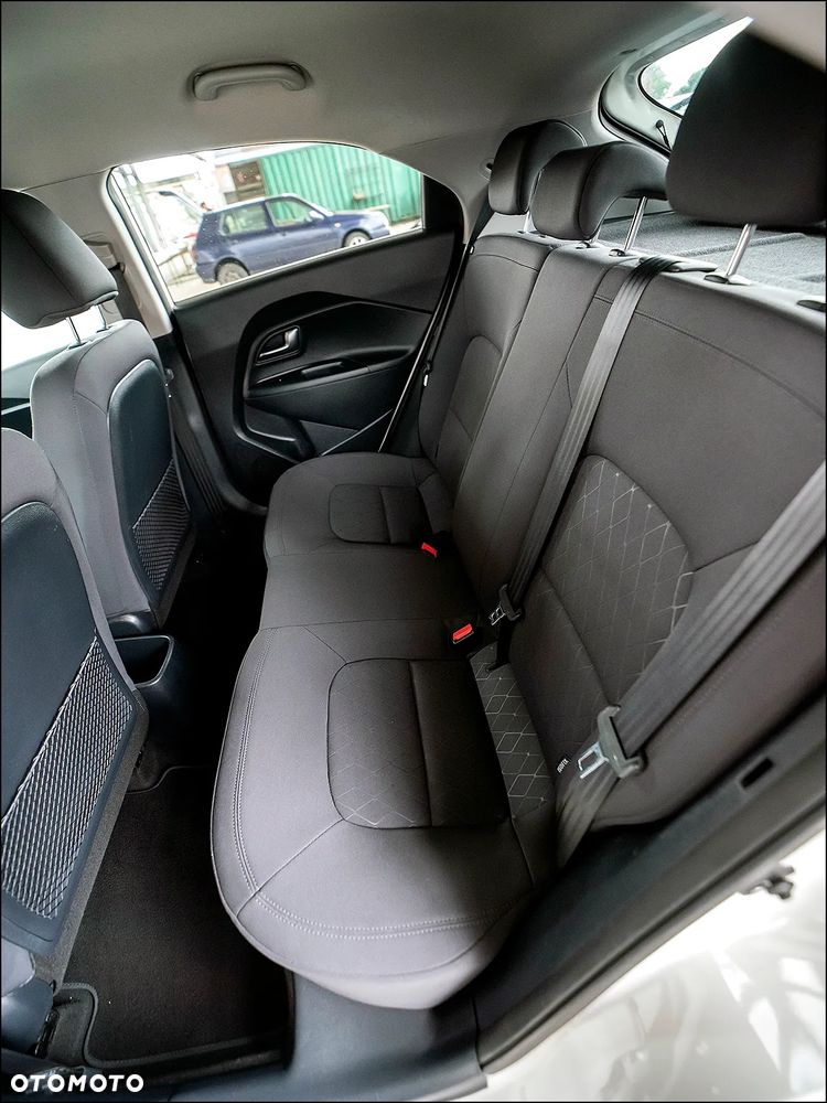 Kia Rio 1.2 Dream Team Edition - 32