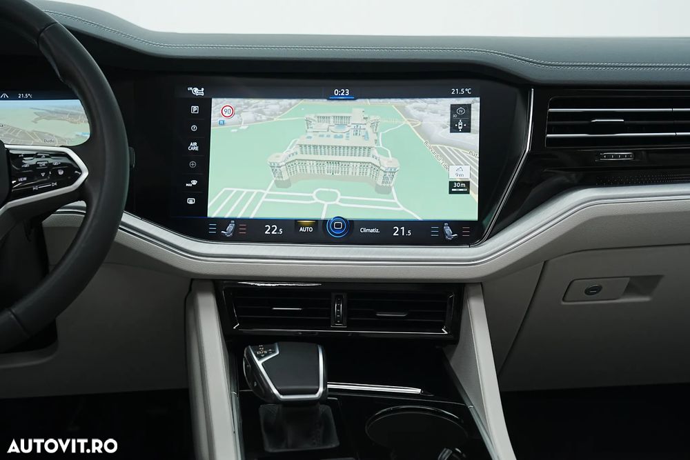 Volkswagen Touareg 3.0 V6 e-Hybrid 4Motion Aut. Elegance - 16