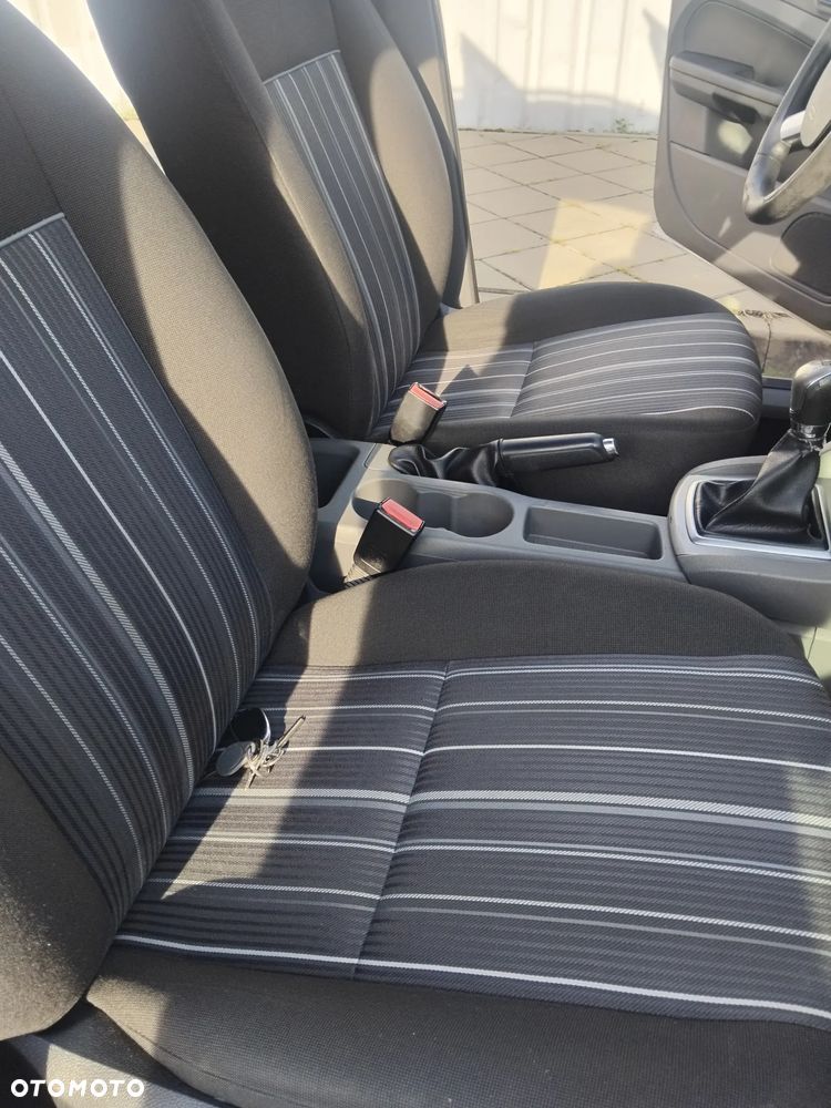 Ford Focus 1.6 Ambiente - 11