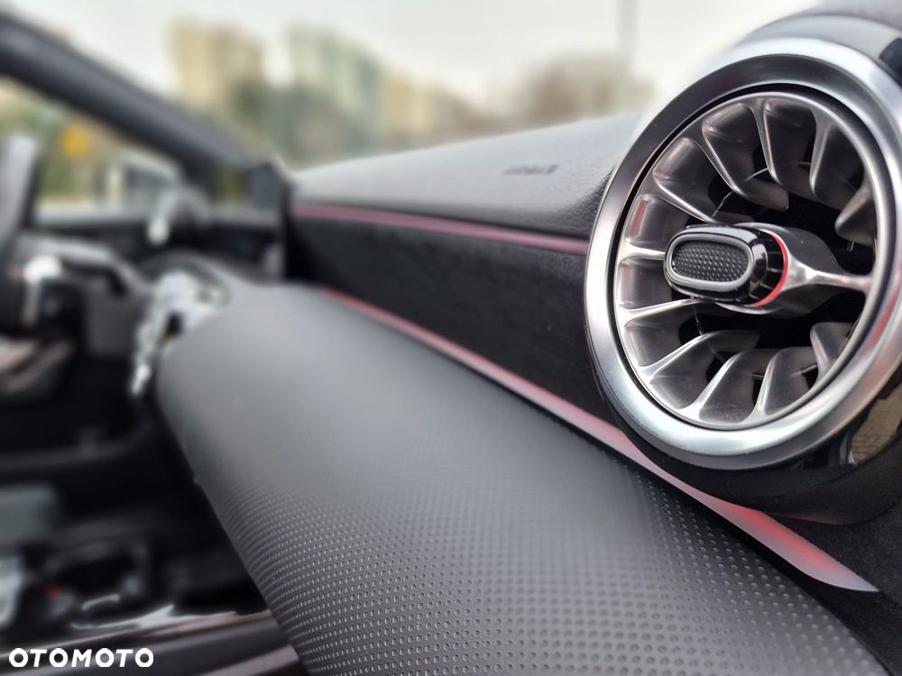 Mercedes-Benz Klasa A 200 AMG Line 7G-DCT - 36