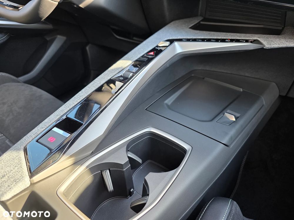 Peugeot 3008 1.2 PureTech mHEV GT E-DCS6 - 24