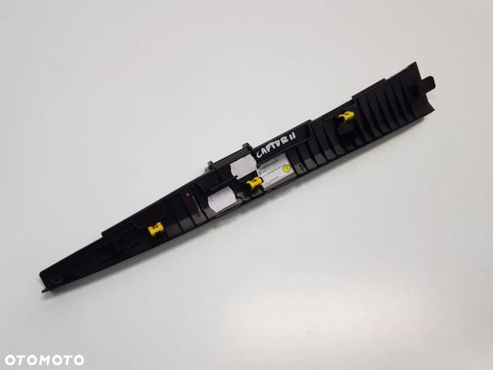 OSŁONA PLASTIK PRAWY RENAULT CAPTUR II 689208858R - 2