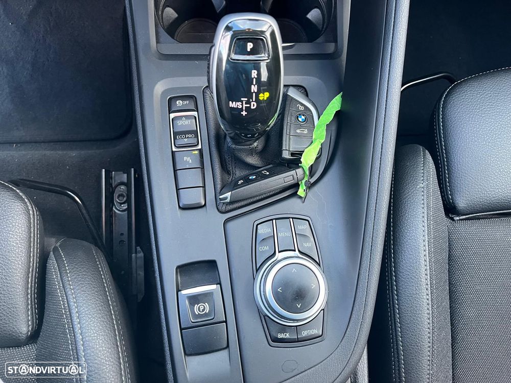 BMW X1 16 d sDrive Auto Line Sport - 4