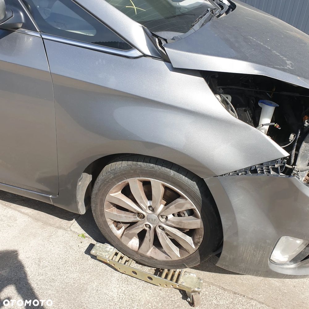 KIA CARENS IV BLOTNIK  PRAWY PRZOD  IM