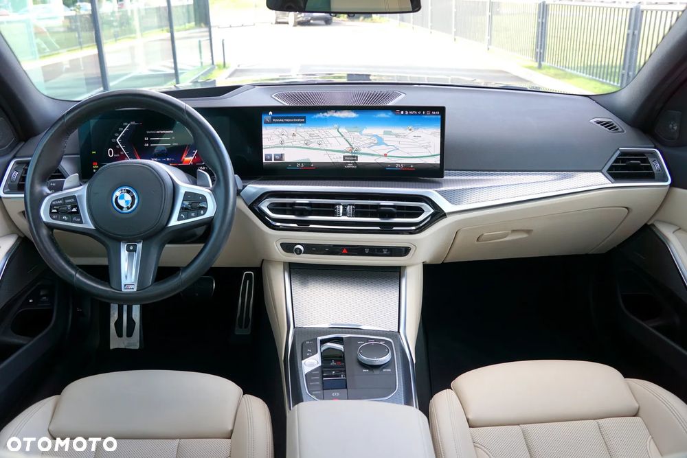 BMW Seria 3 330e PHEV M Sport - 30