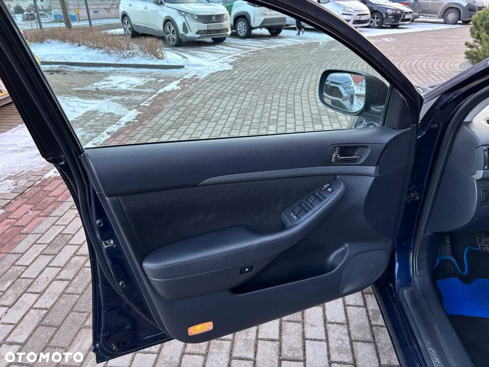 Toyota Avensis 1.8 VVT-i Executive - 27