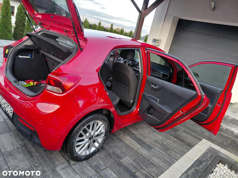 Kia Rio - 38