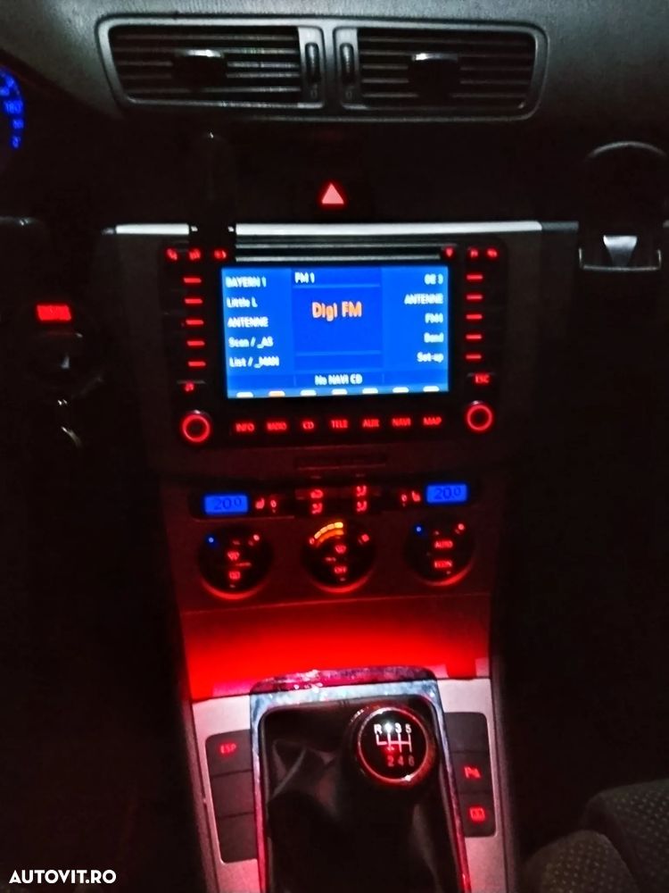 Volkswagen Passat 2.0 TDI DPF Highline - 10