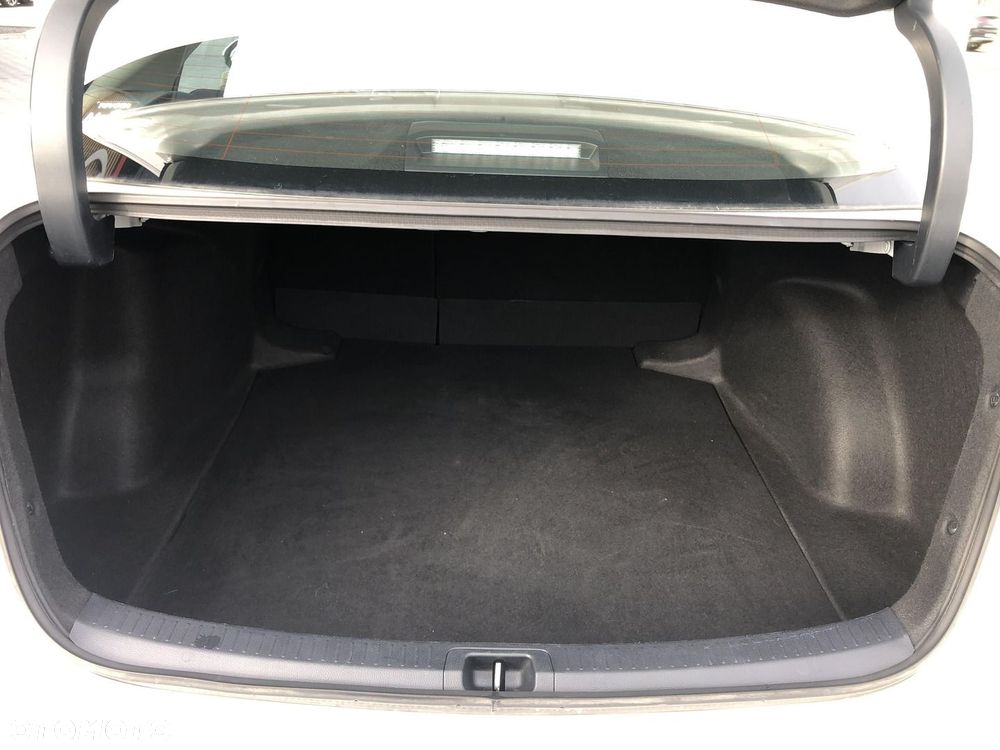 Toyota Corolla 1.8 Hybrid Comfort - 18