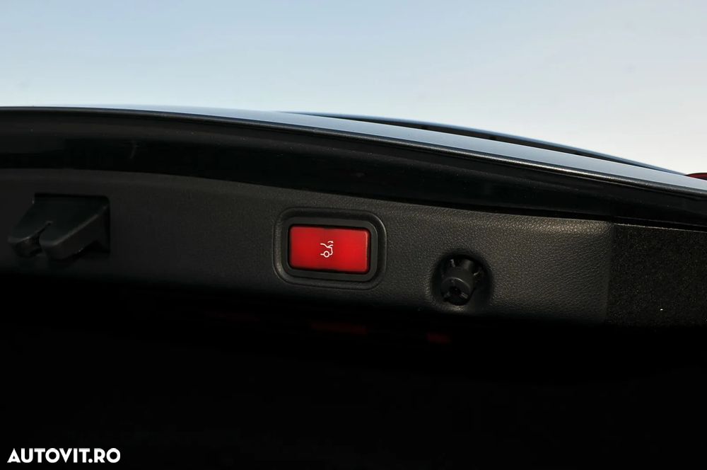 Mercedes-Benz E 300 9G-TRONIC AMG Line - 35