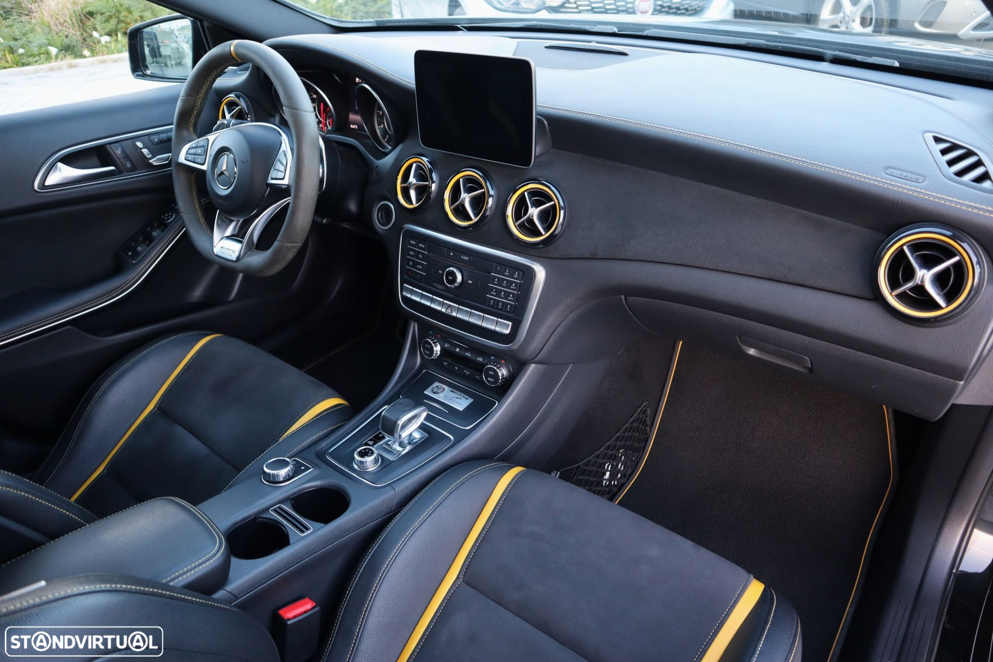 Mercedes-Benz A 45 AMG 4-Matic - 22
