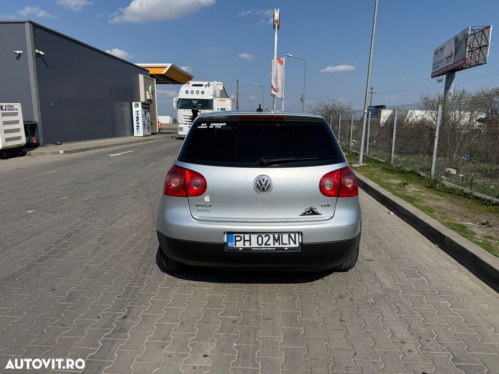 Volkswagen Golf - 10