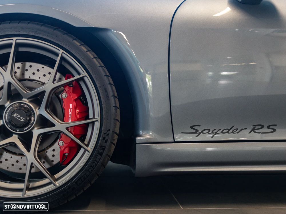 Porsche 718 Spyder - 33