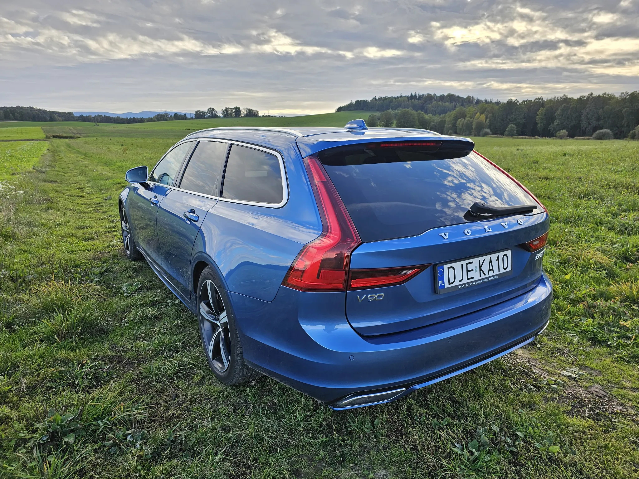 Volvo V90 D5 SCR AWD R-Design - 9