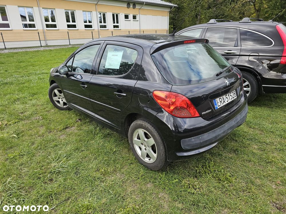 Peugeot 207 1.4 16V Trendy - 6