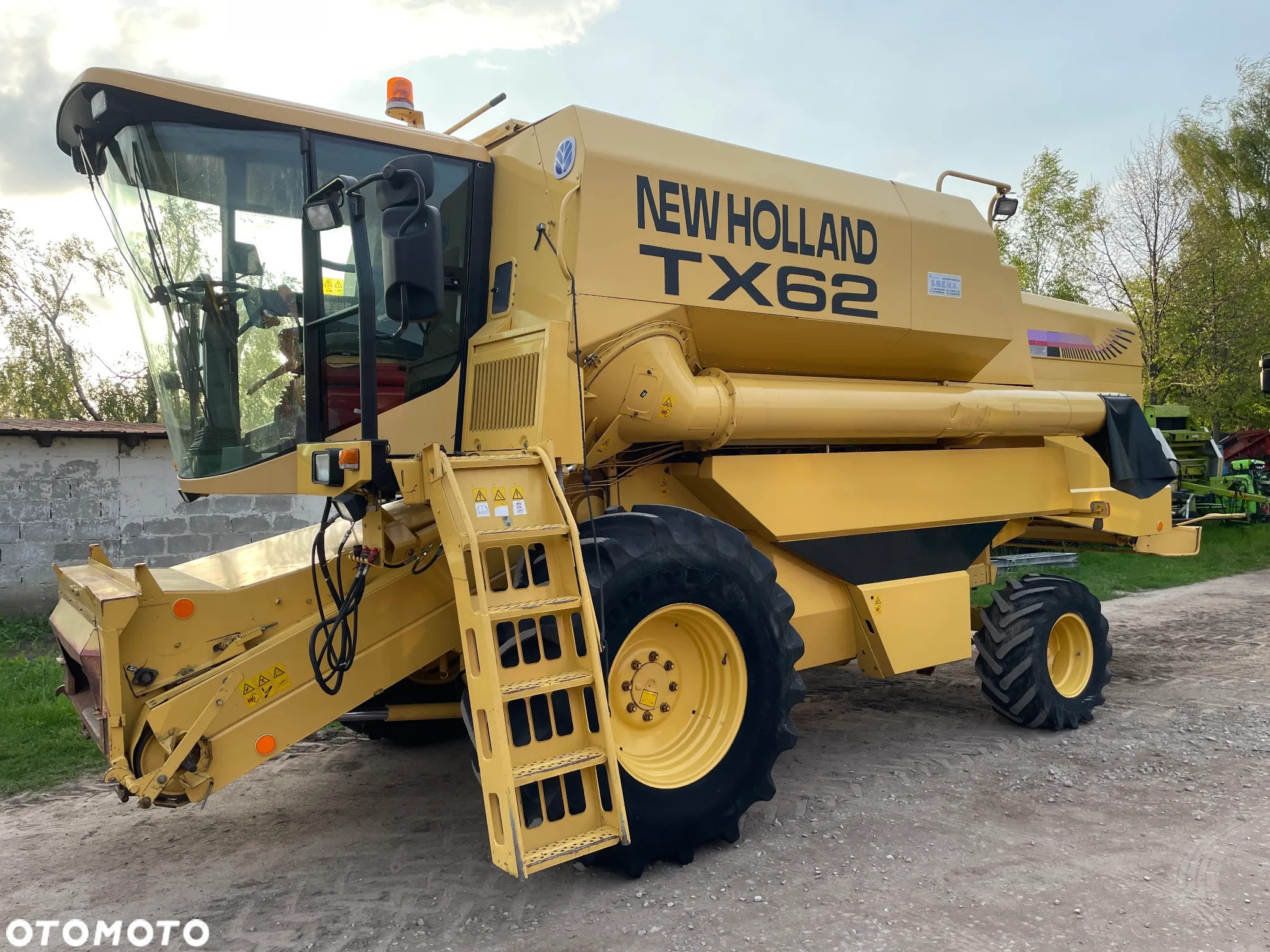 New Holland TX 62 - 8