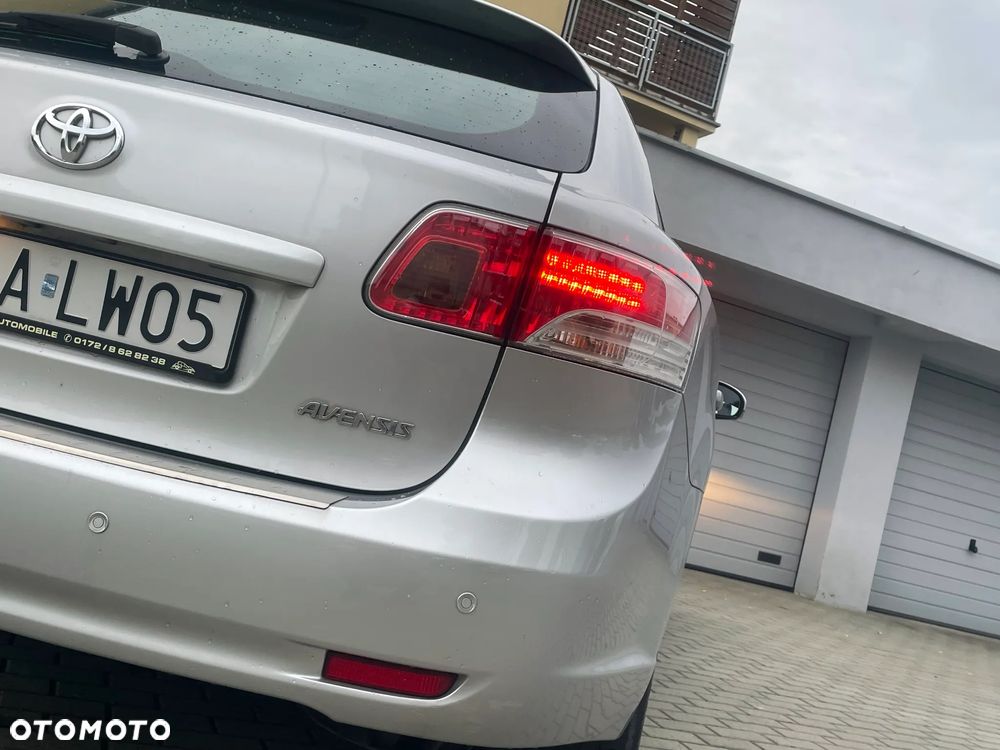 Toyota Avensis Touring Sports 1.8 Edition-S - 17