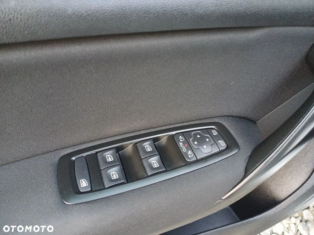 Renault Megane 1.5 Blue dCi Intens - 39