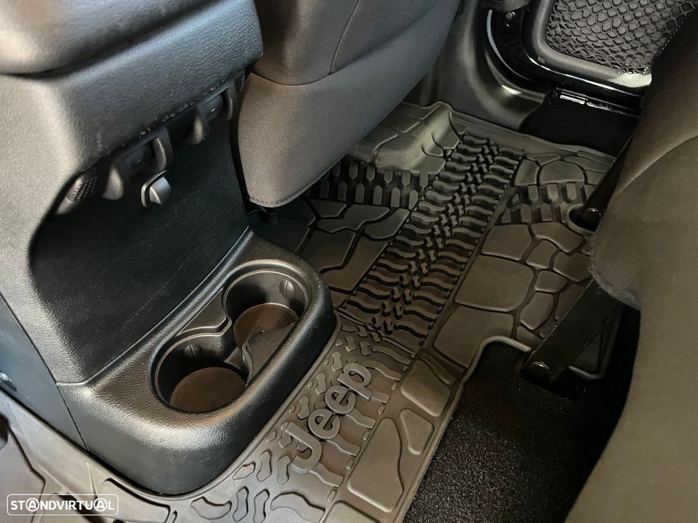 Jeep Wrangler Unlimited 2.8 CRD ATX Rubicon - 47