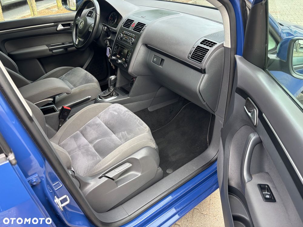 Volkswagen Touran 2.0 TDI DPF DSG Highline - 21