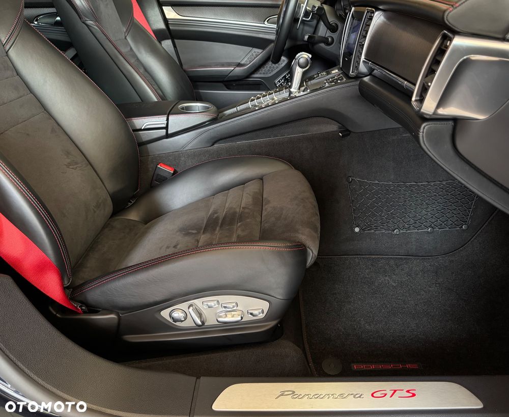 Porsche Panamera GTS - 12