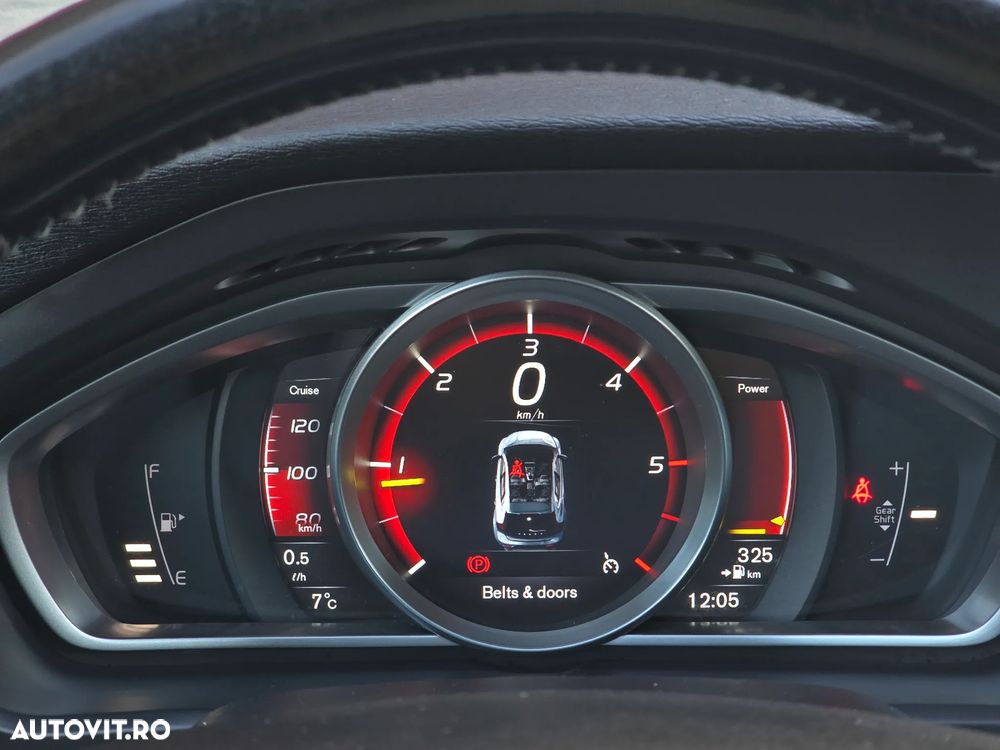Volvo V40 D4 Summum - 9