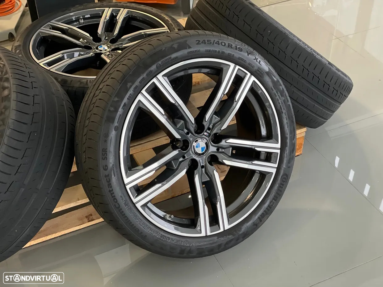Jantes Originais e Pneus BMW Série 8 - 2