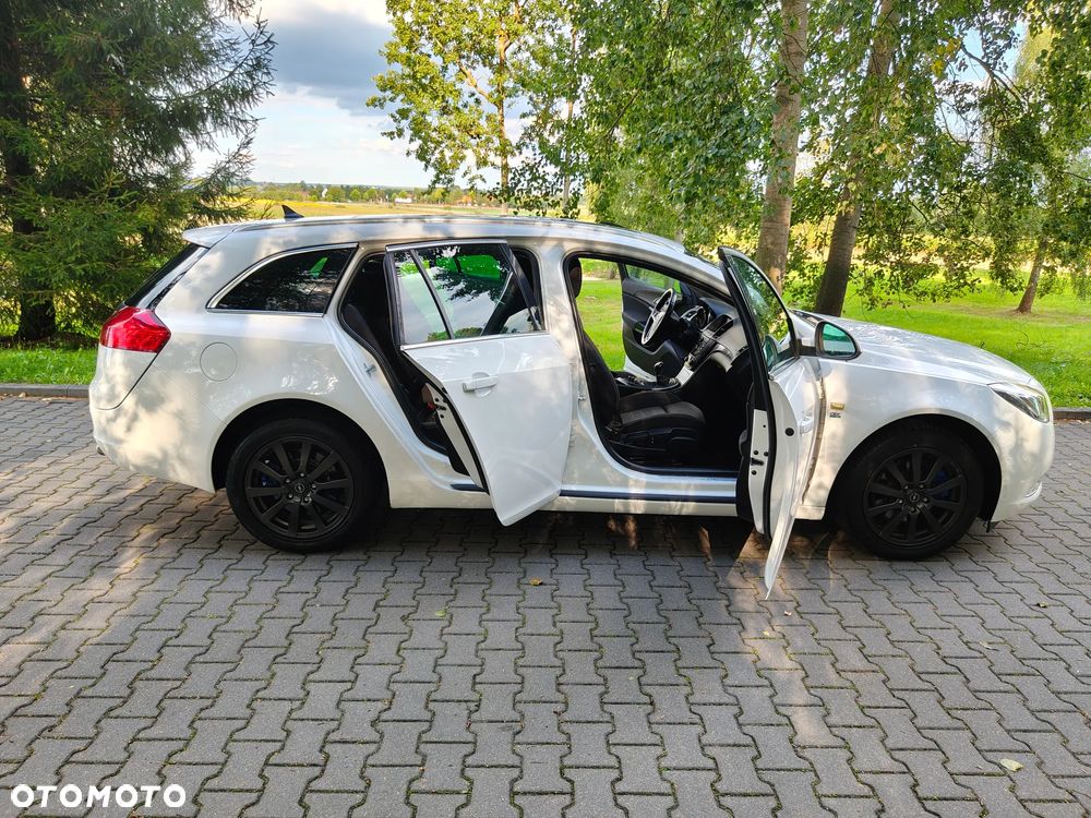 Opel Insignia 2.0 T SportsTourer 4x4 ecoFLEX Start/Stop Design Edition - 29