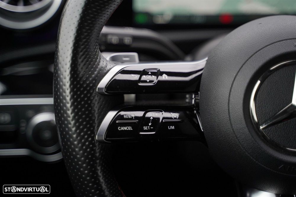 Mercedes-Benz A 250 e AMG Line - 20