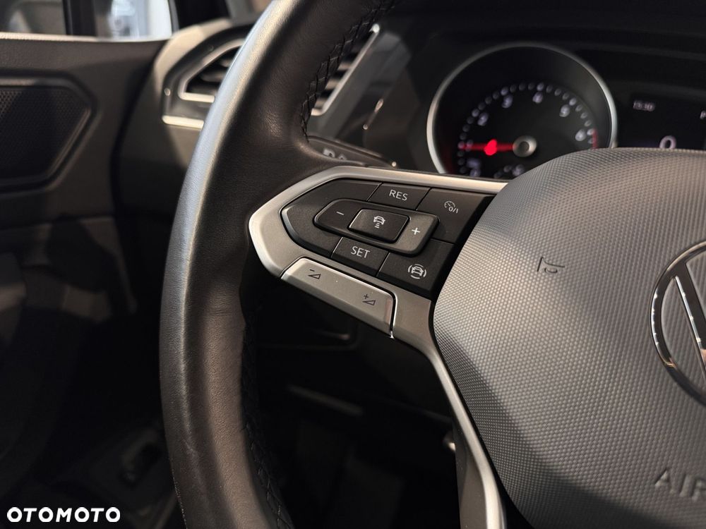 Volkswagen Tiguan - 22