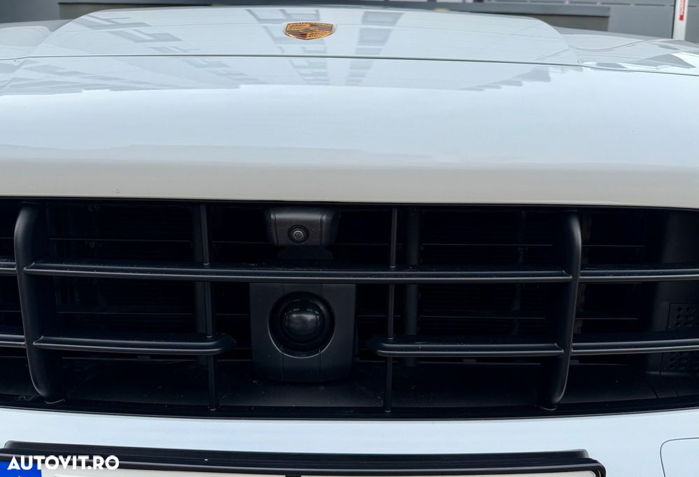 Porsche Cayenne S - 26