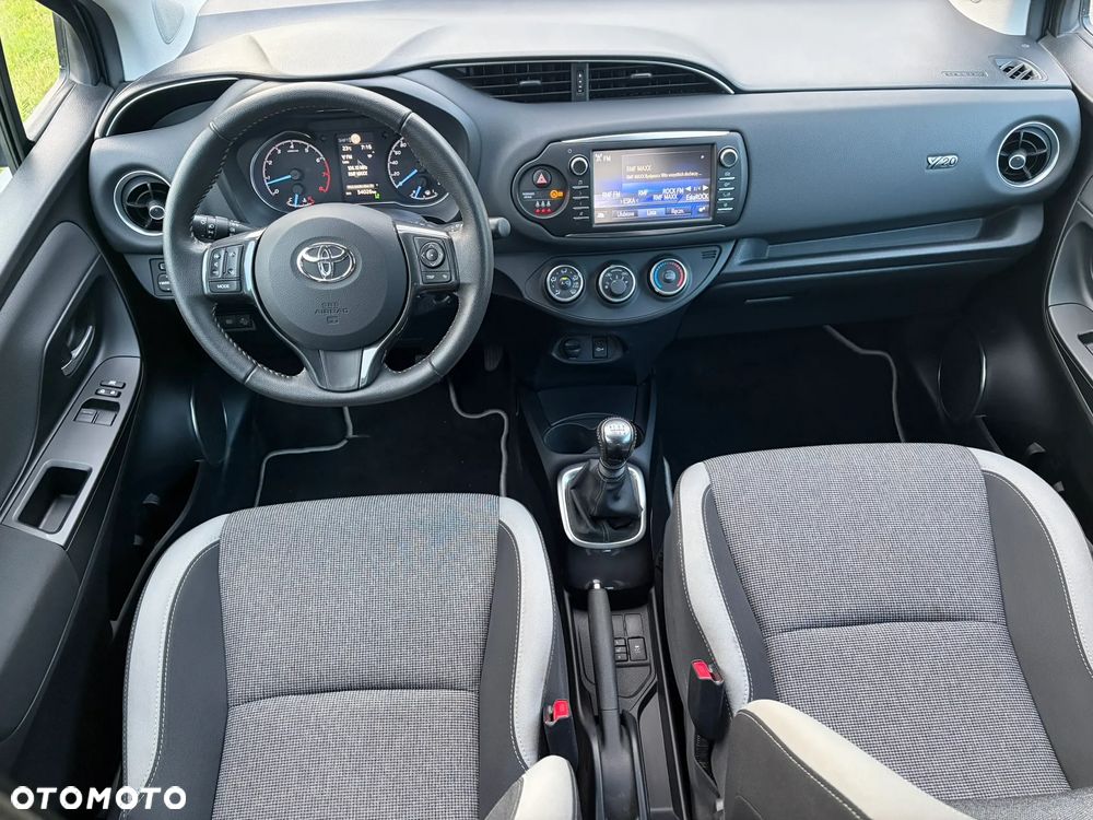 Toyota Yaris 1.5 Premium - 28