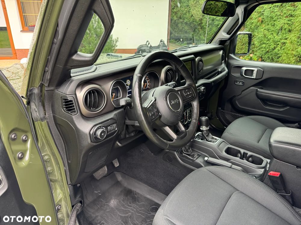 Jeep Wrangler - 15