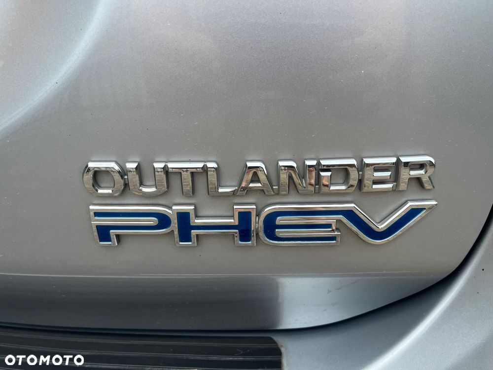 Mitsubishi Outlander - 9