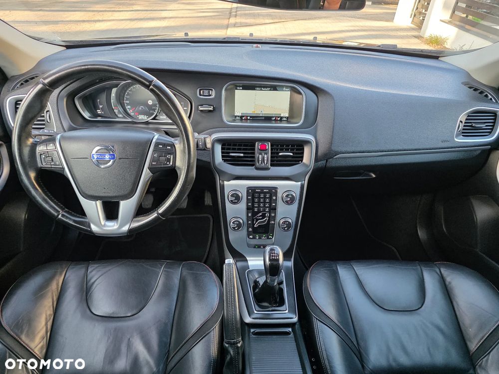 Volvo V40 D4 Ocean Race - 33