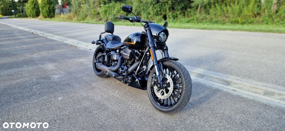 Harley-Davidson Softail Breakout - 3