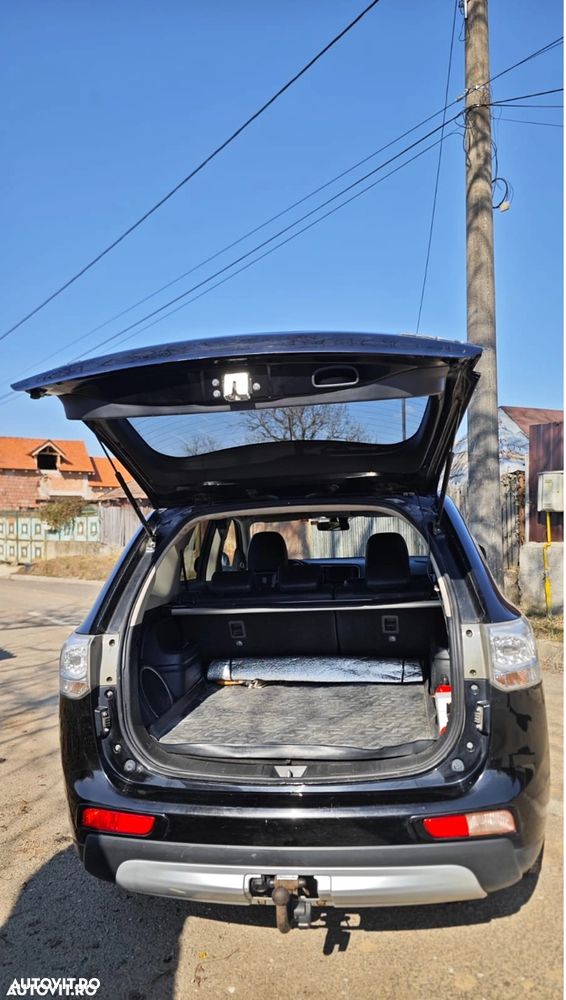 Mitsubishi Outlander 2.0 Litre DOHC MIVEC 4WD Instyle Navi - 4