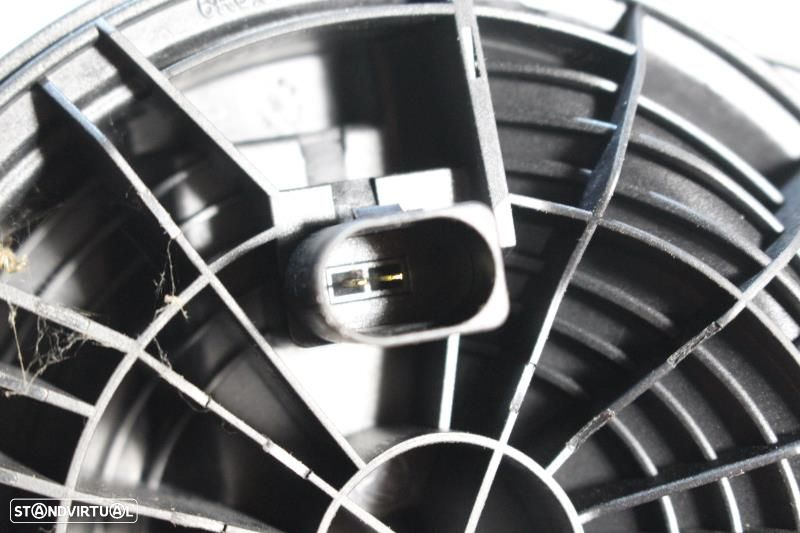 Puxador Da Tampa Da Mala Volkswagen Polo (6R1, 6C1)  6R6827469 / 6R6 8 - 8