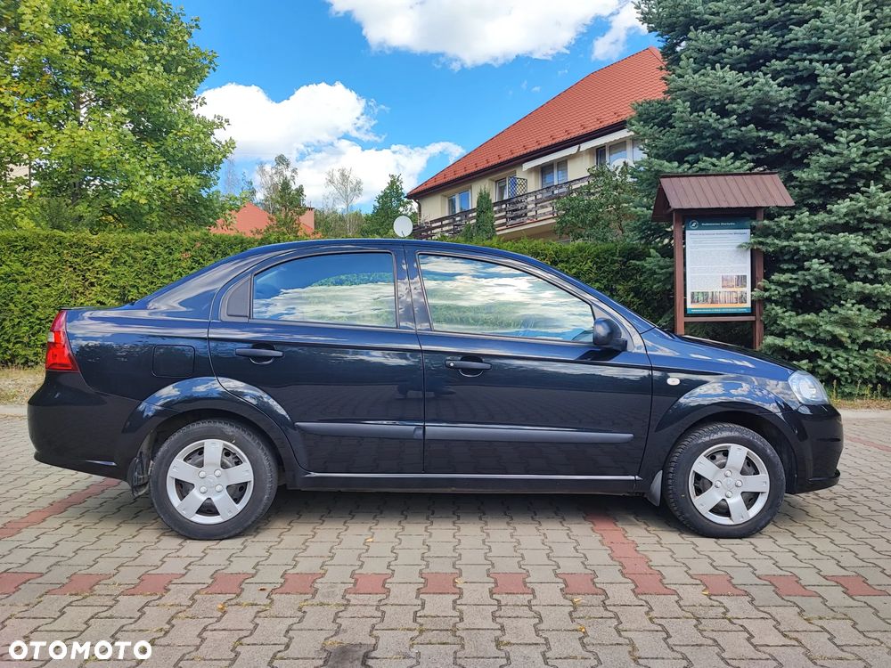 Chevrolet Aveo 1.2 16V Base / Classic - 3