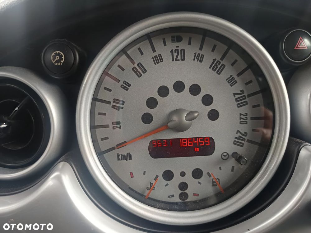 MINI Cooper Standard - 2