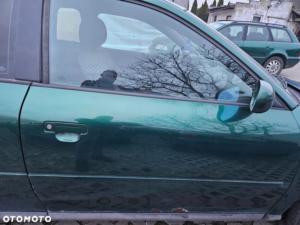 Audi A3 8L  drzwi prawe  3D  LZ6L - 1